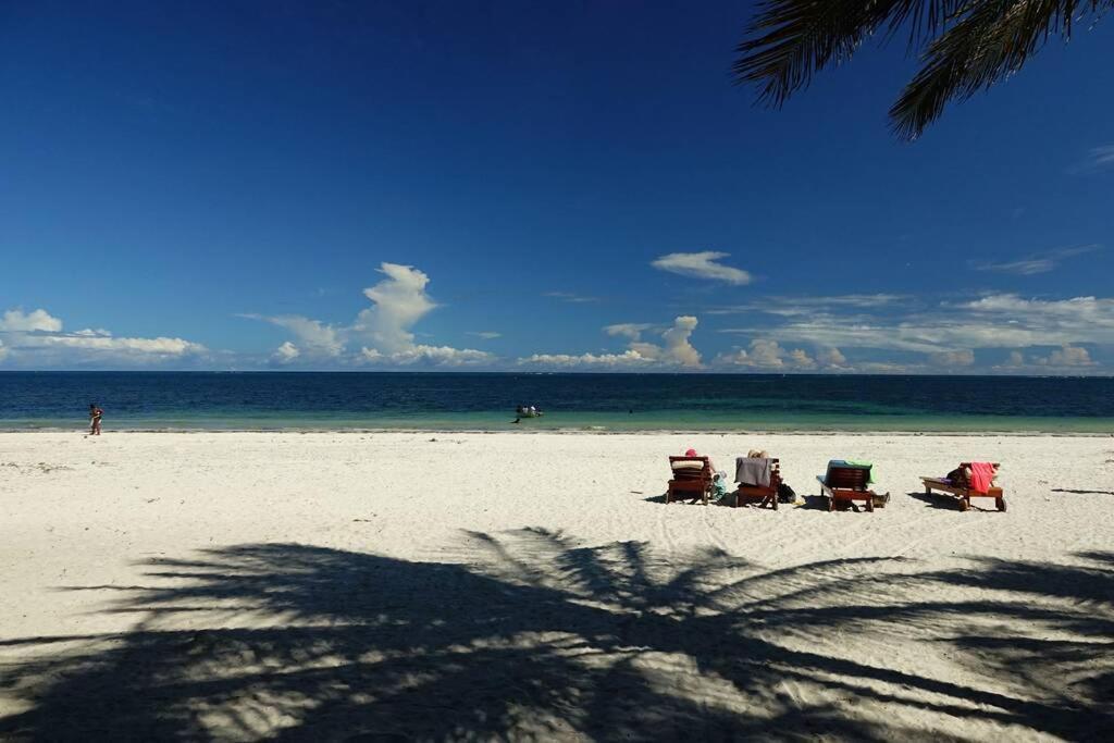 Cowrie Beach Haven Studio Apartment มอมบาซา ภายนอก รูปภาพ