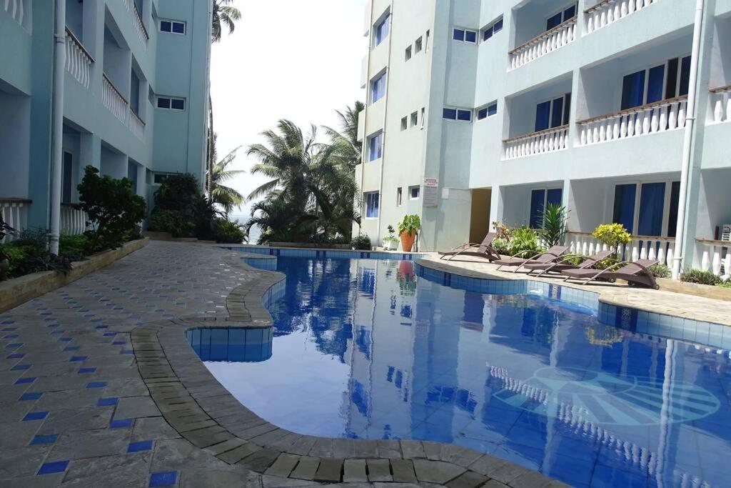 Cowrie Beach Haven Studio Apartment มอมบาซา ภายนอก รูปภาพ