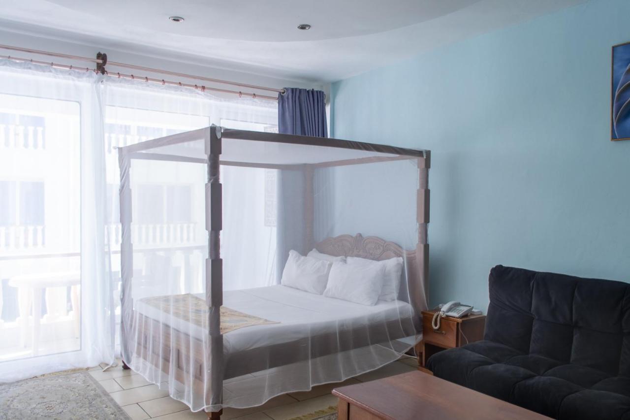 Cowrie Beach Haven Studio Apartment มอมบาซา ภายนอก รูปภาพ